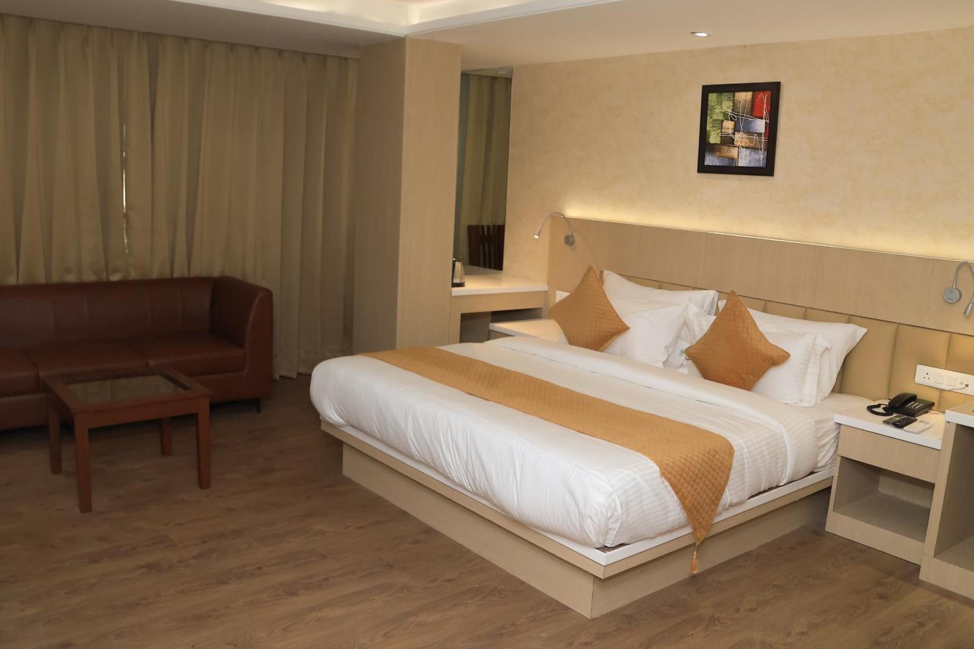 Hotel Radiance Bareilly Exterior foto