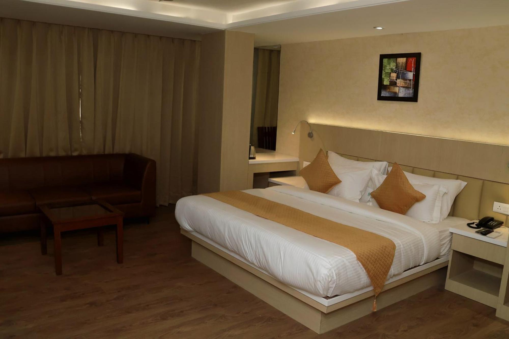 Hotel Radiance Bareilly Exterior foto