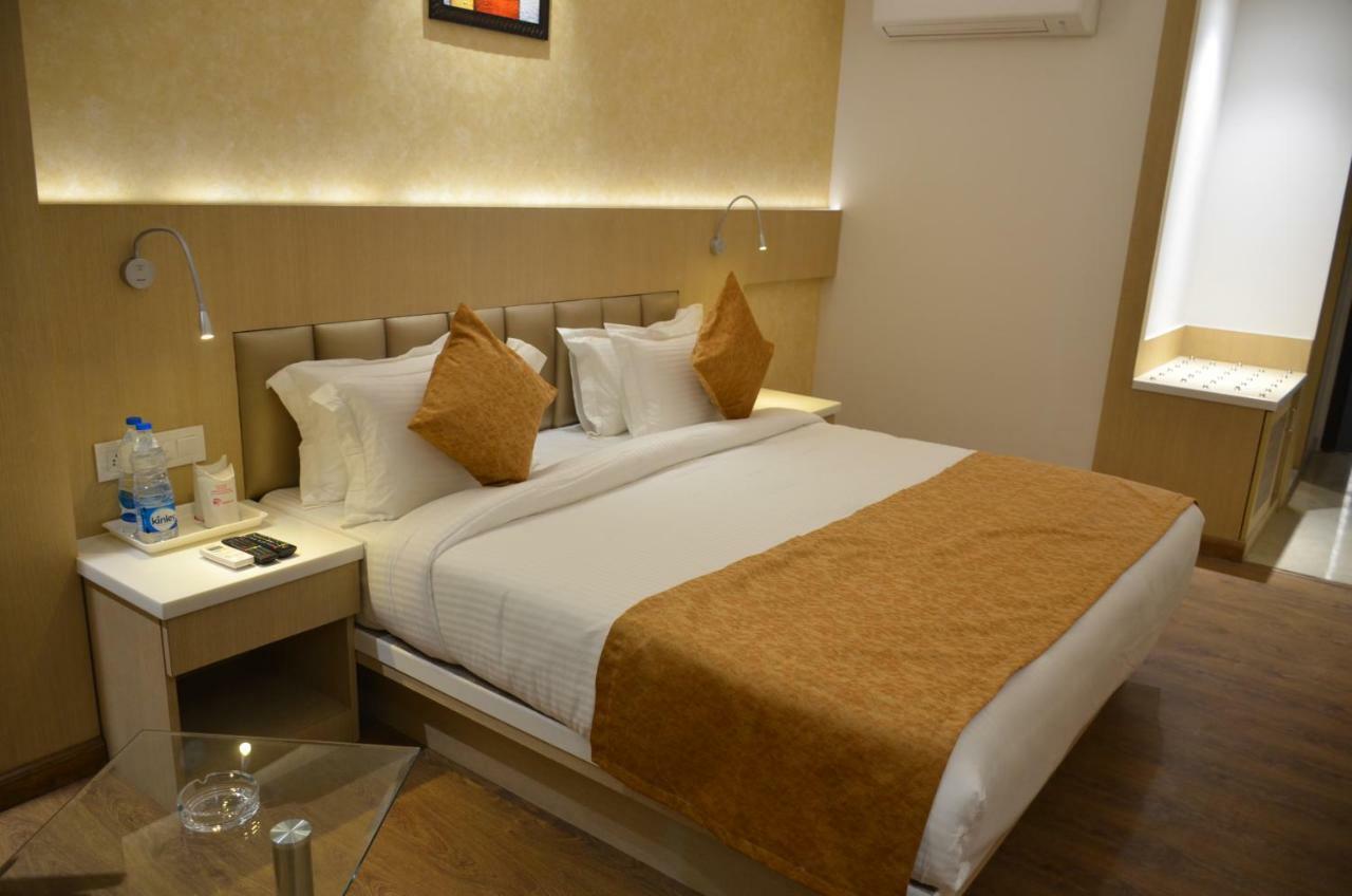 Hotel Radiance Bareilly Exterior foto